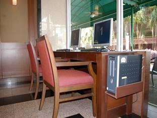 インターネットコーナー