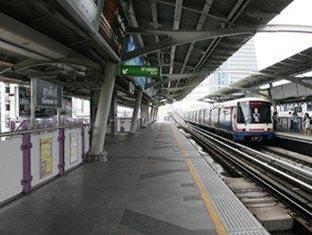 Phrakanong BTS Station