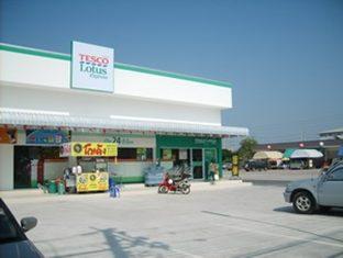 ホテルそばのスーパーマーケット